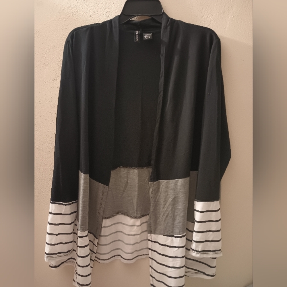 Cardigan sixe XLarge.
